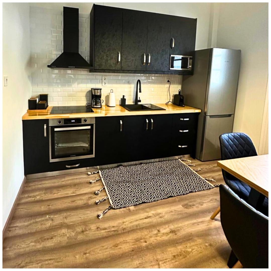 Memories Apartments Μονοκατοικία Στο Καρπενήσι Buitenkant foto